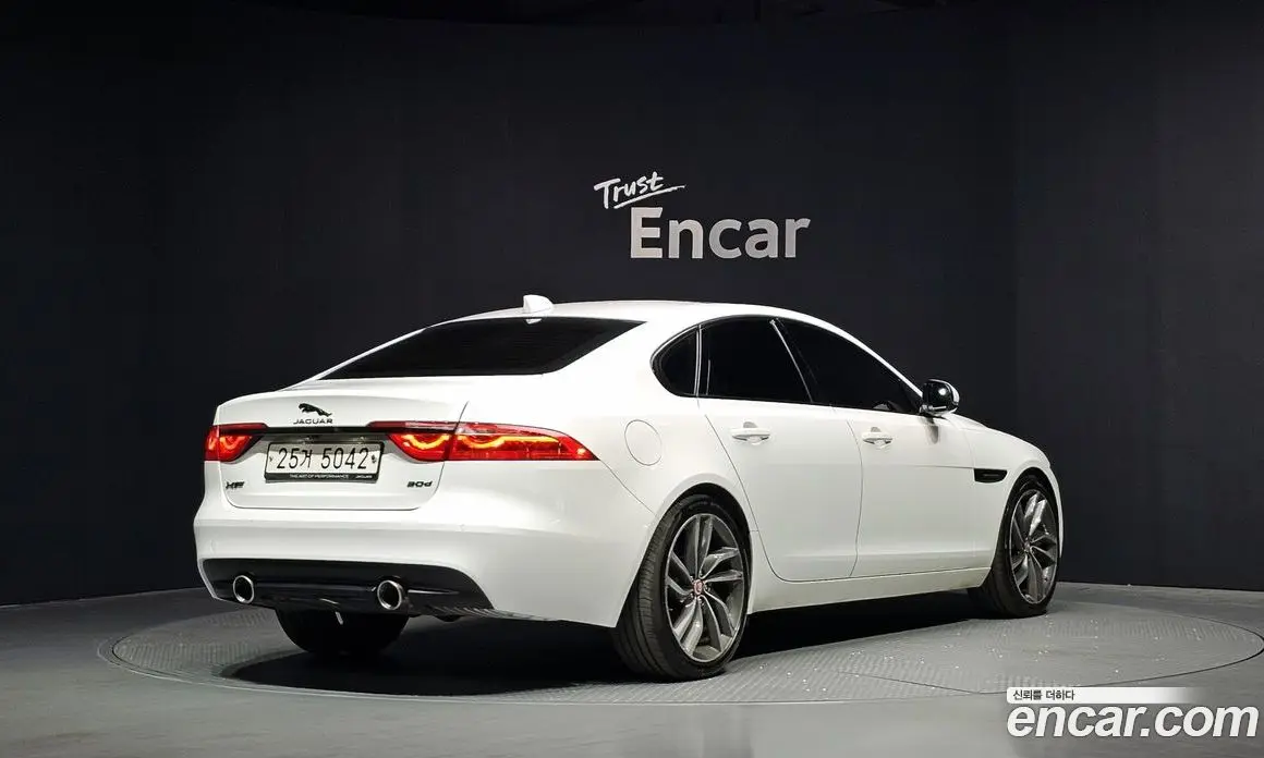 Jaguar XF 2017 3.0 автомат (гидро), фото 2 Jaguar XF 2017 3.0 автомат (гидро), фото 2