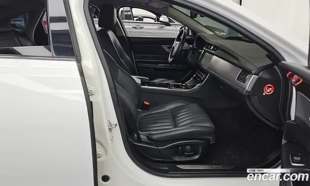 Jaguar XF 2017 3.0 автомат (гидро), миниатюра 11 Jaguar XF 2017 3.0 автомат (гидро), миниатюра 11
