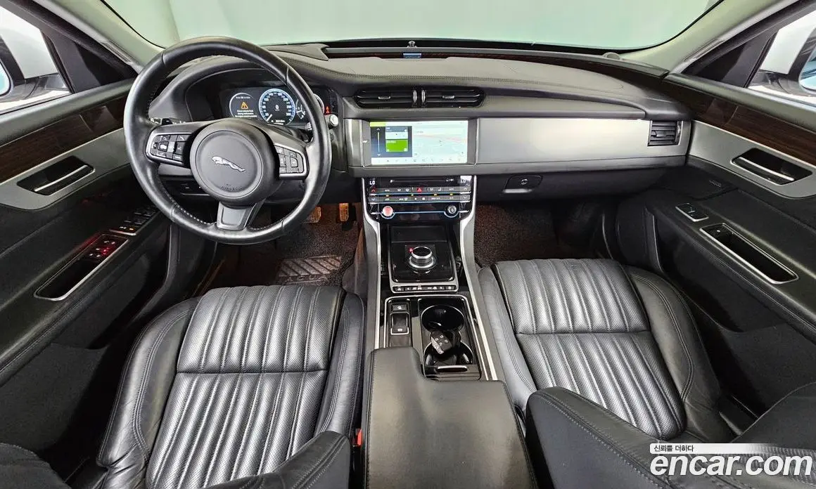 Jaguar XF 2017 3.0 автомат (гидро), фото 7 Jaguar XF 2017 3.0 автомат (гидро), фото 7
