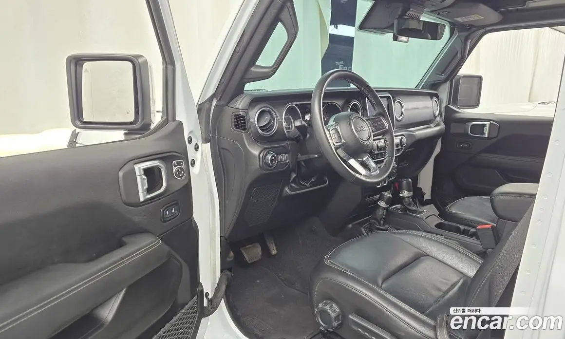 Jeep Wrangler 2023 2.0 автомат (гидро), фото 13 Jeep Wrangler 2023 2.0 автомат (гидро), фото 13