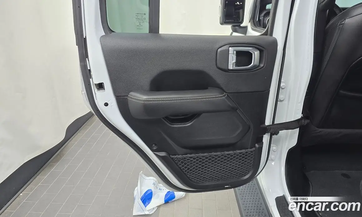 Jeep Wrangler 2023 2.0 автомат (гидро), фото 15 Jeep Wrangler 2023 2.0 автомат (гидро), фото 15