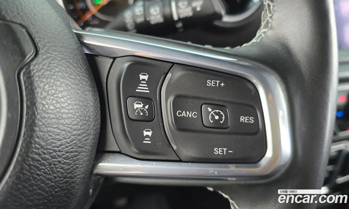 Jeep Wrangler 2023 2.0 автомат (гидро), фото 28 Jeep Wrangler 2023 2.0 автомат (гидро), фото 28