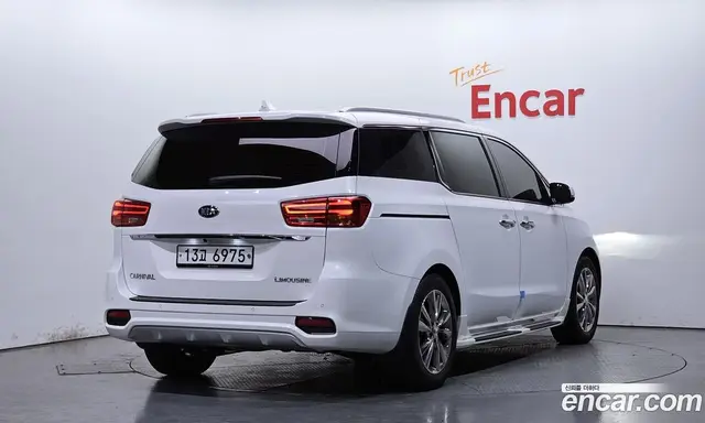 Kia Carnival 2018 2.2 автомат (гидро), миниатюра 2