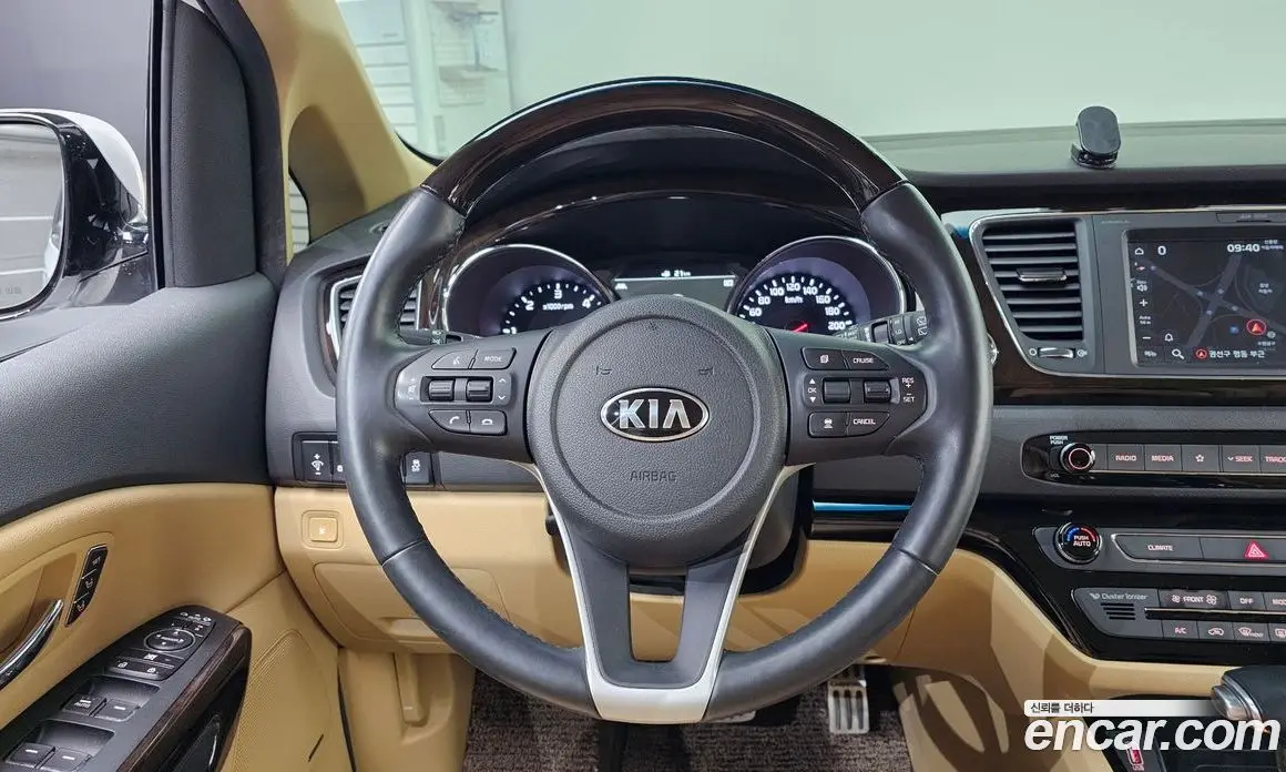 Kia Carnival 2018 2.2 автомат (гидро), фото 13