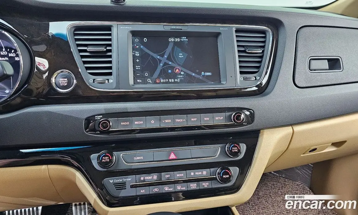 Kia Carnival 2018 2.2 автомат (гидро), фото 14