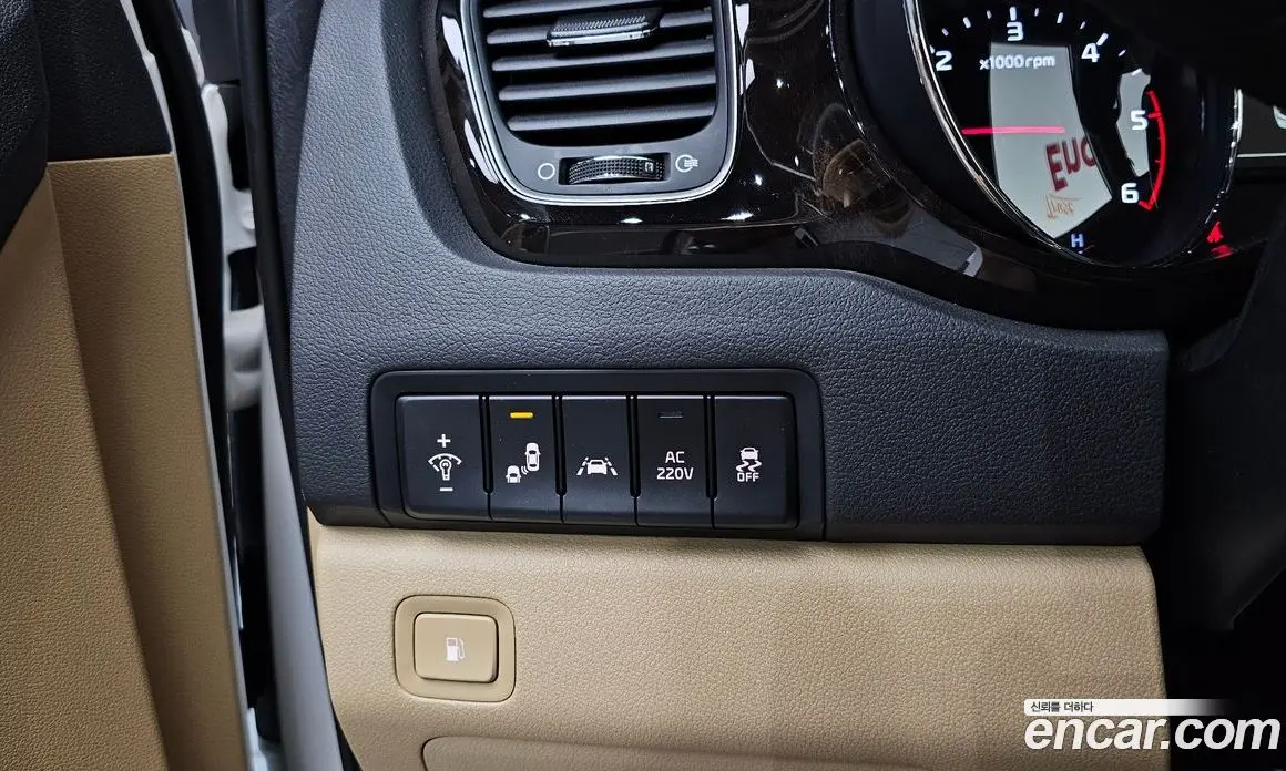 Kia Carnival 2018 2.2 автомат (гидро), фото 17