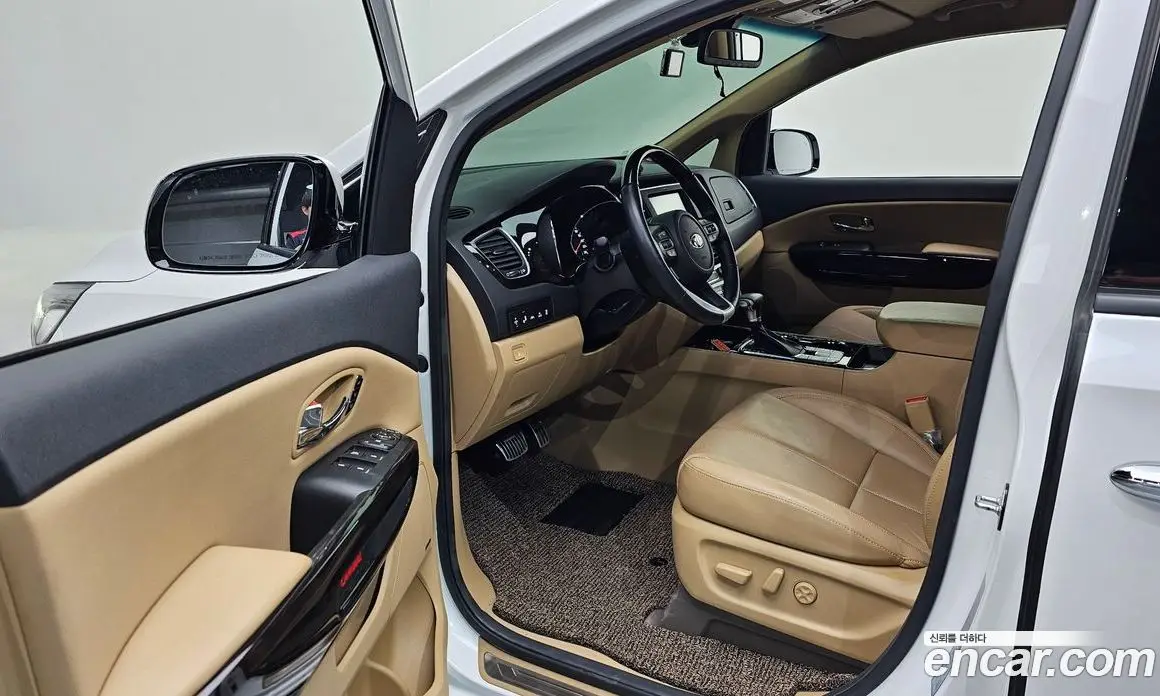 Kia Carnival 2018 2.2 автомат (гидро), фото 10