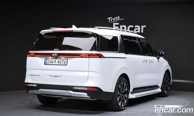 Kia Carnival 2021 2.2 автомат (гидро), миниатюра 2