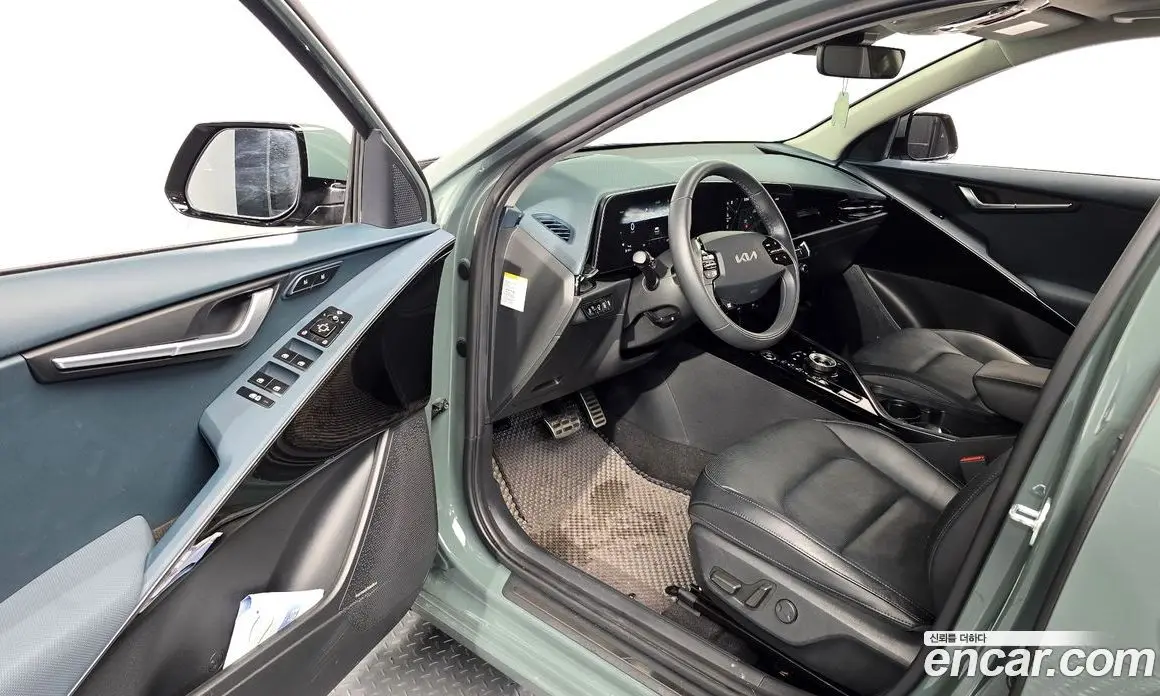 Kia Niro 2022 1.6 автомат (гидро), фото 13