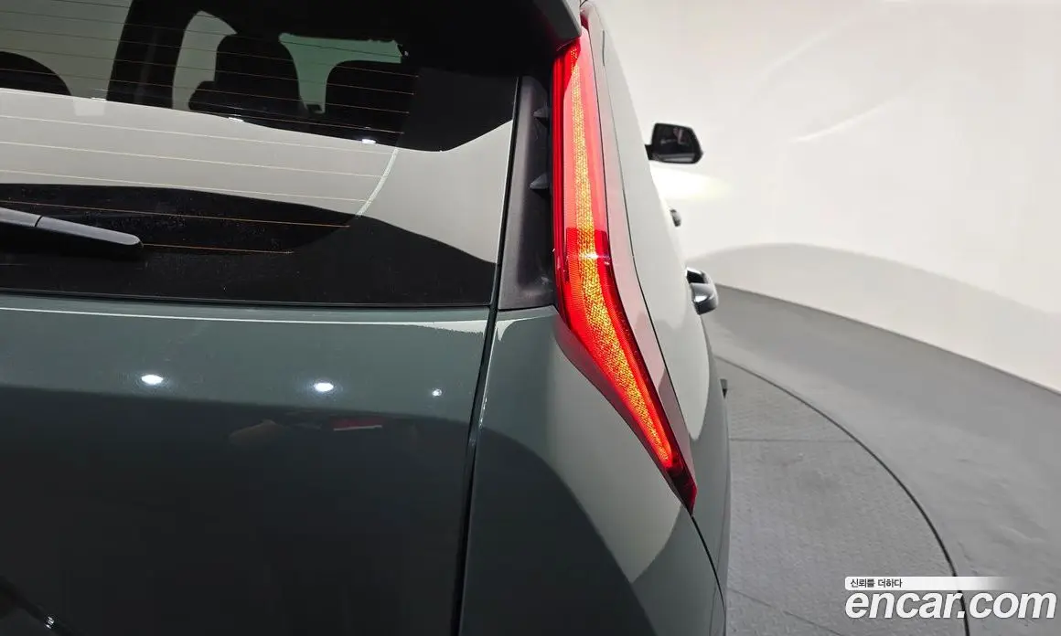 Kia Niro 2022 1.6 автомат (гидро), фото 9
