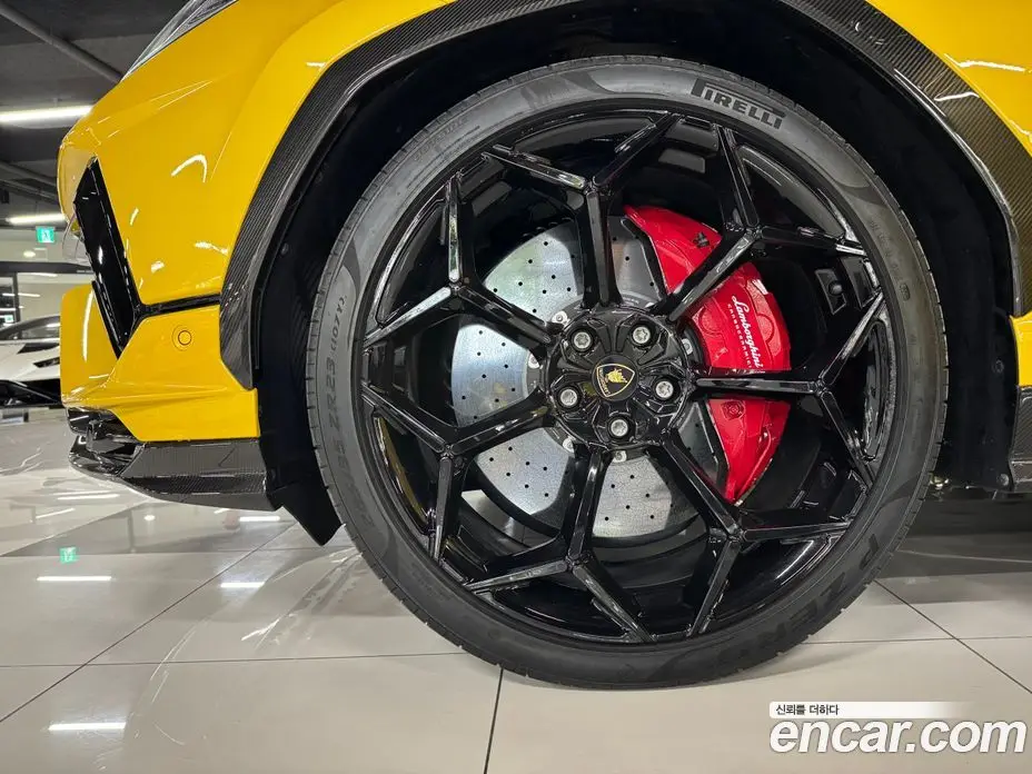 Lamborghini Urus 2024 4.0 автомат (гидро), фото 16