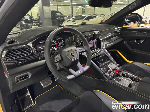 Lamborghini Urus 2024 4.0 автомат (гидро), миниатюра 4