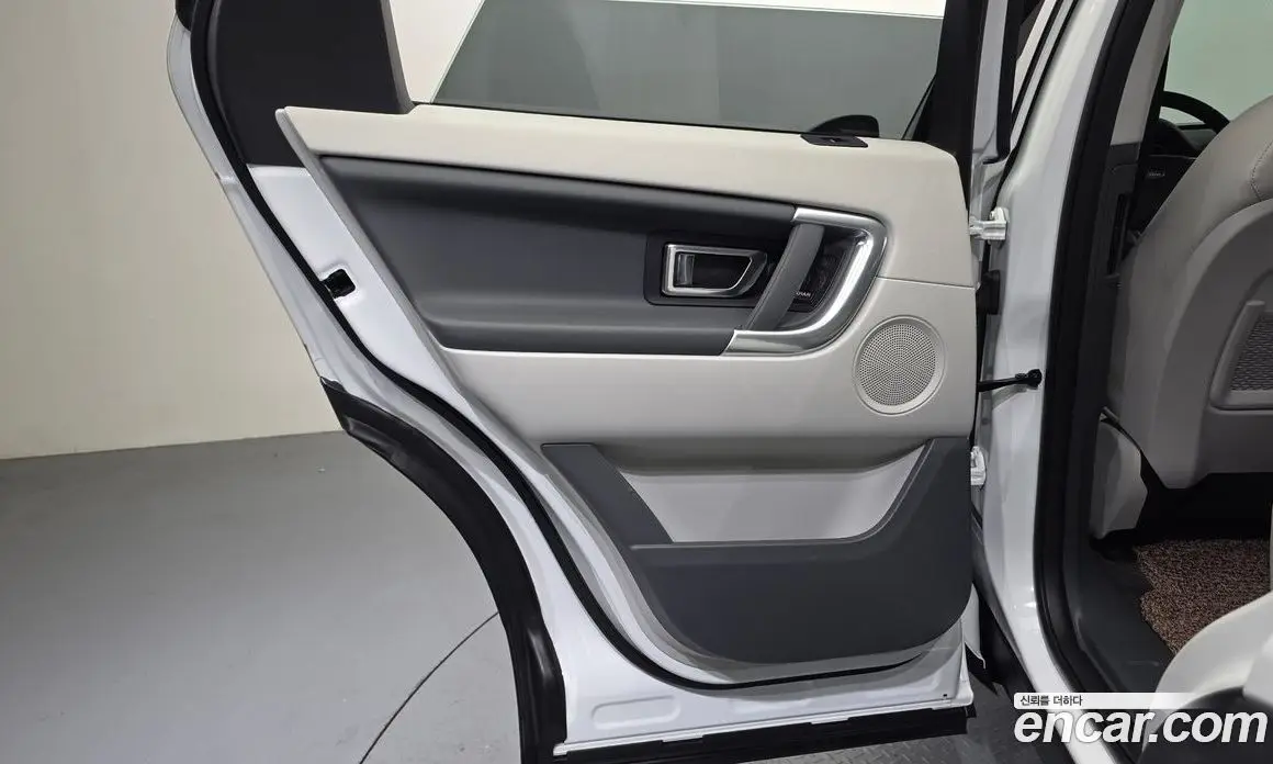 Land Rover Discovery Sport 2018 2.0 автомат (гидро), фото 15 Land Rover Discovery Sport 2018 2.0 автомат (гидро), фото 15