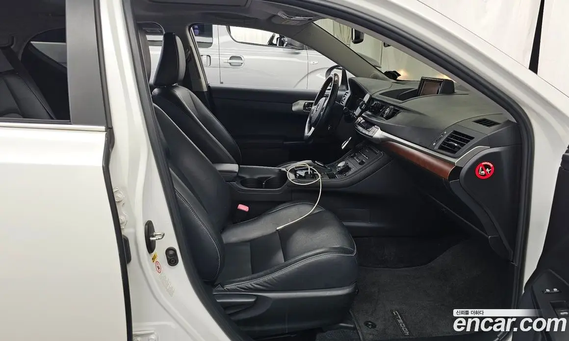 Lexus CT200h 2011 1.8 автомат (гидро), фото 11