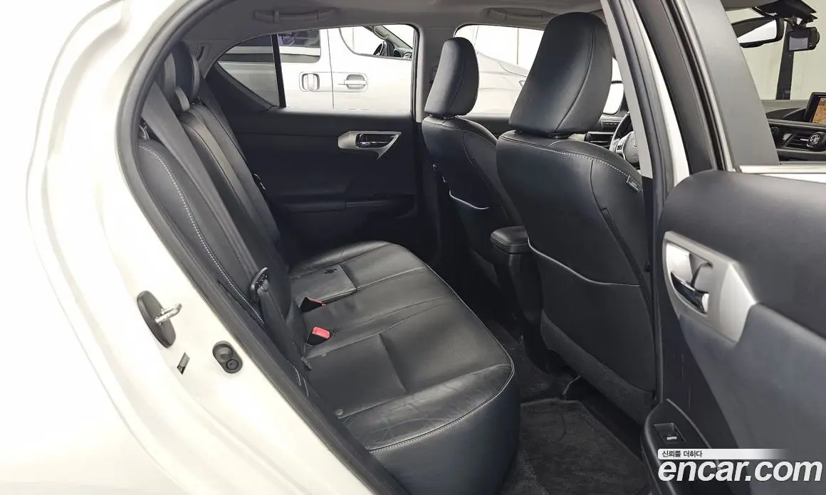 Lexus CT200h 2011 1.8 автомат (гидро), фото 12