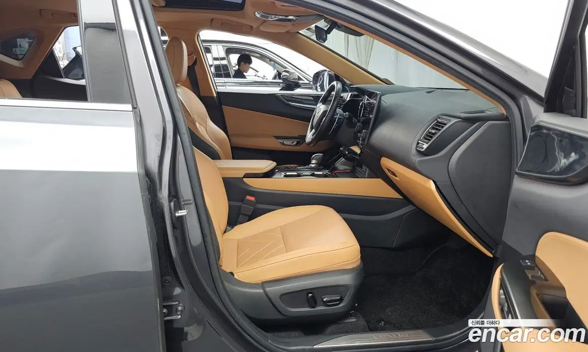 Lexus NX 2023 2.5 автомат (гидро), фото 17 Lexus NX 2023 2.5 автомат (гидро), фото 17