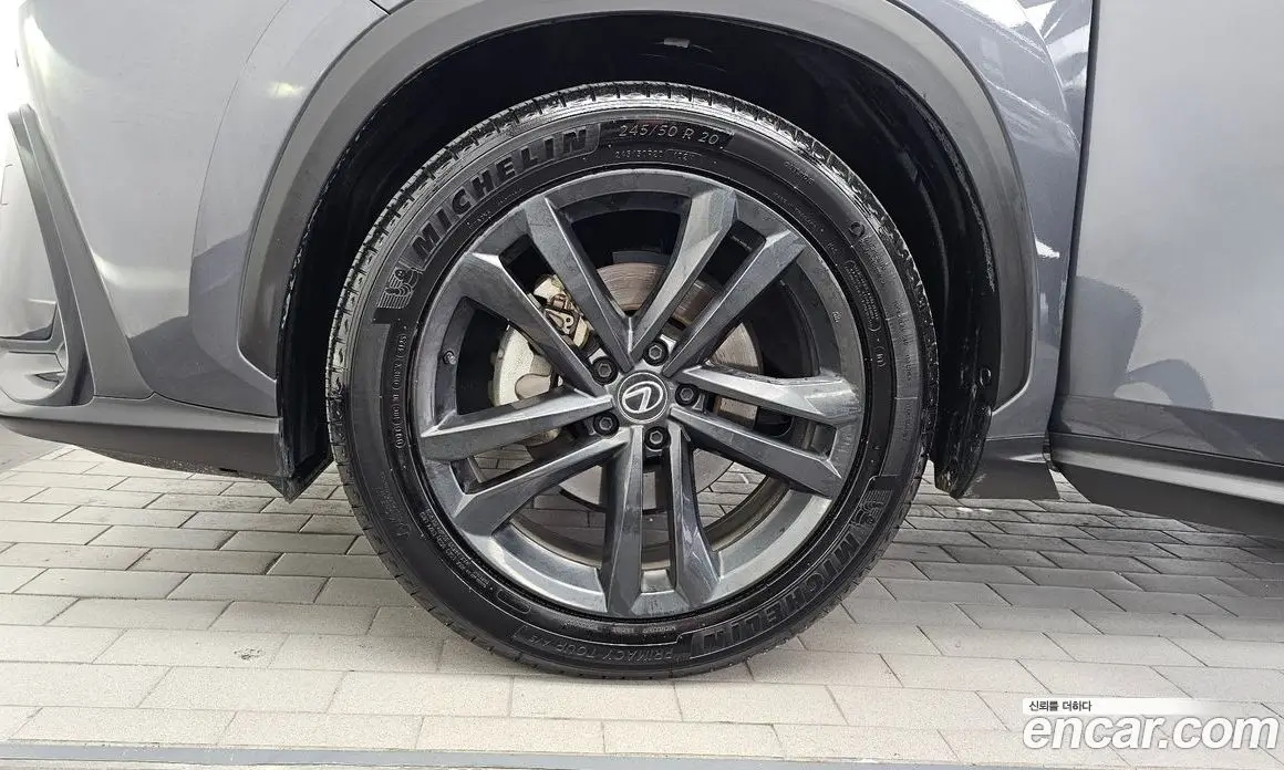 Lexus NX 2023 2.5 автомат (гидро), фото 5 Lexus NX 2023 2.5 автомат (гидро), фото 5