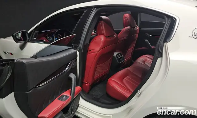 Maserati Ghibli 2019 3.0 автомат (гидро), миниатюра 12