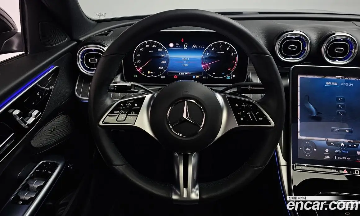 Mercedes-Benz C-Class 2022 2.0 автомат (гидро), фото 13