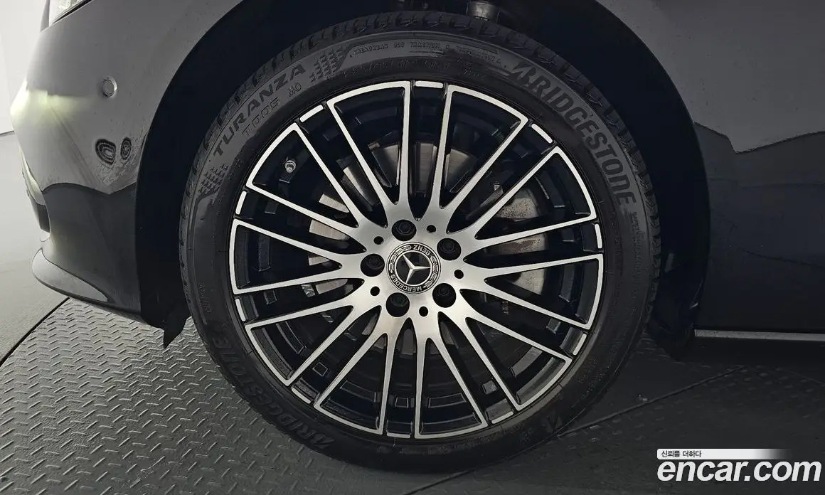 Mercedes-Benz C-Class 2022 2.0 автомат (гидро), фото 5