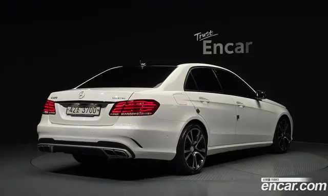 Mercedes-Benz E-Class 2015 2.1 автомат (гидро), миниатюра 2