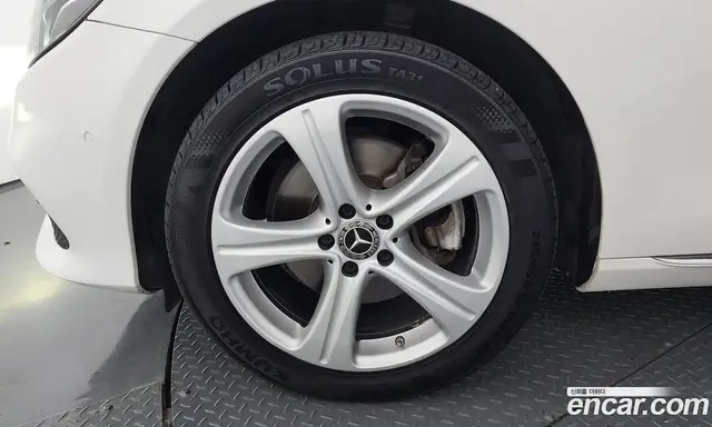 Mercedes-Benz E-Class 2017 1.9 автомат (гидро), миниатюра 5