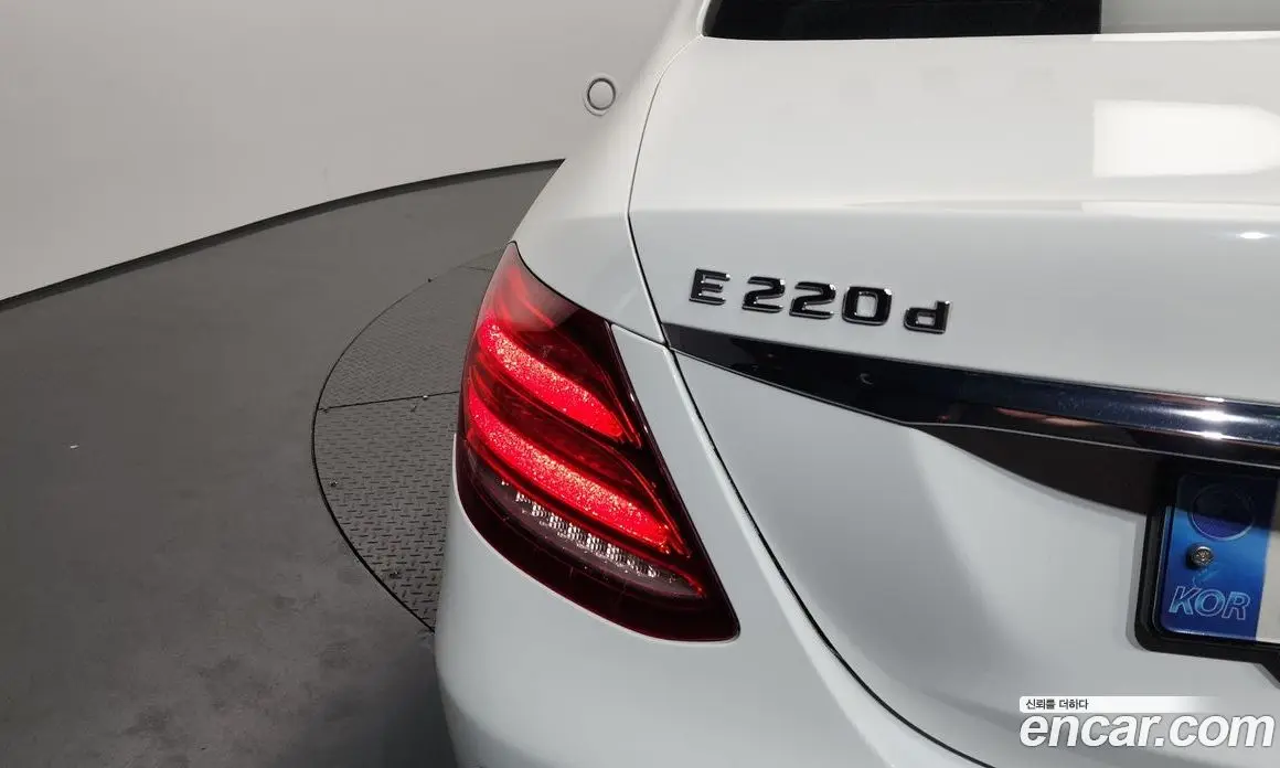 Mercedes-Benz E-Class 2017 1.9 автомат (гидро), фото 9