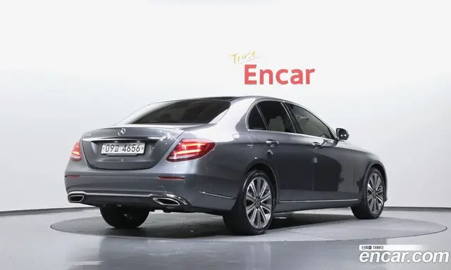 Mercedes-Benz E-Class 2018 3.0 автомат (гидро), миниатюра 2