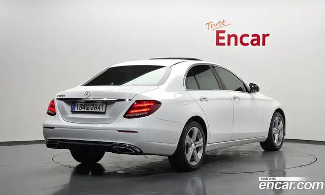Mercedes-Benz E-Class 2018 1.9 автомат (гидро), миниатюра 2