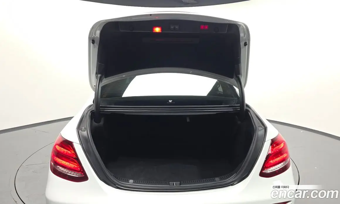 Mercedes-Benz E-Class 2018 1.9 автомат (гидро), фото 20