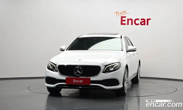 Mercedes-Benz E-Class 2018 1.9 автомат (гидро), миниатюра 3