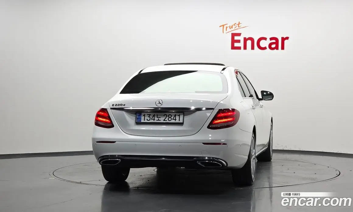 Mercedes-Benz E-Class 2018 1.9 автомат (гидро), фото 4