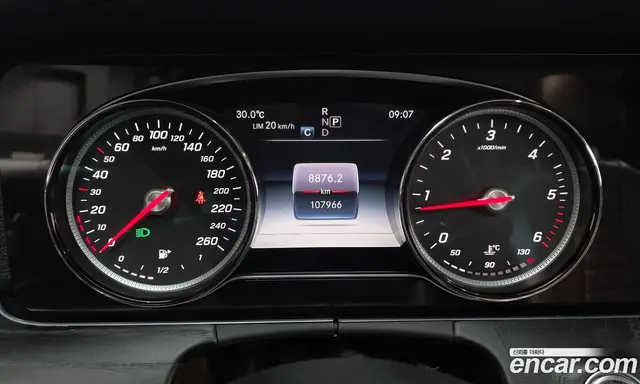 Mercedes-Benz E-Class 2018 1.9 автомат (гидро), миниатюра 8