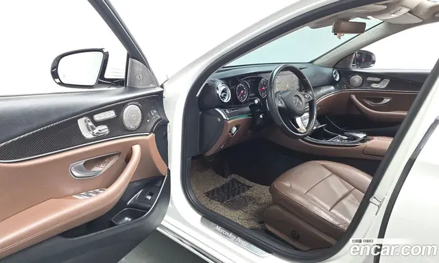 Mercedes-Benz E-Class 2018 1.9 автомат (гидро), миниатюра 10