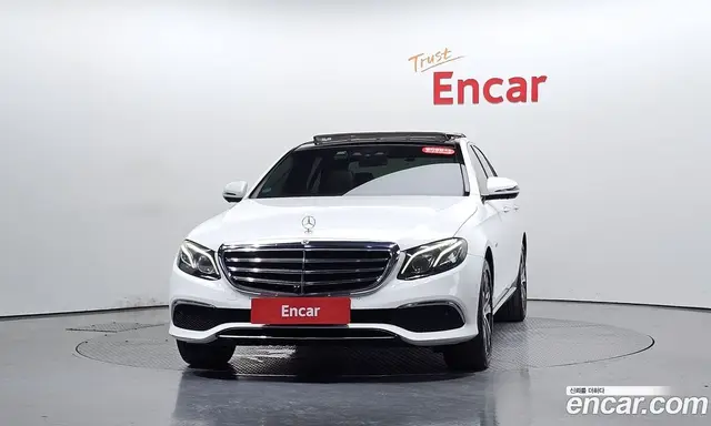 Mercedes-Benz E-Class 2019 2.0 автомат (гидро), миниатюра 2
