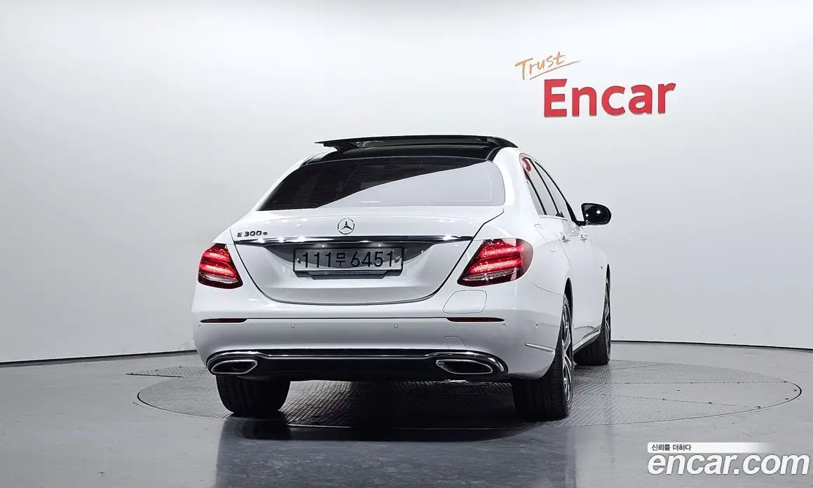 Mercedes-Benz E-Class 2019 2.0 автомат (гидро), фото 3