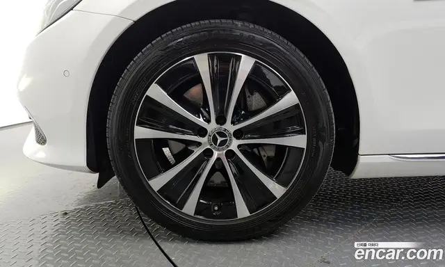 Mercedes-Benz E-Class 2019 2.0 автомат (гидро), миниатюра 4