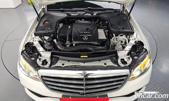 Mercedes-Benz E-Class 2019 2.0 автомат (гидро), миниатюра 5