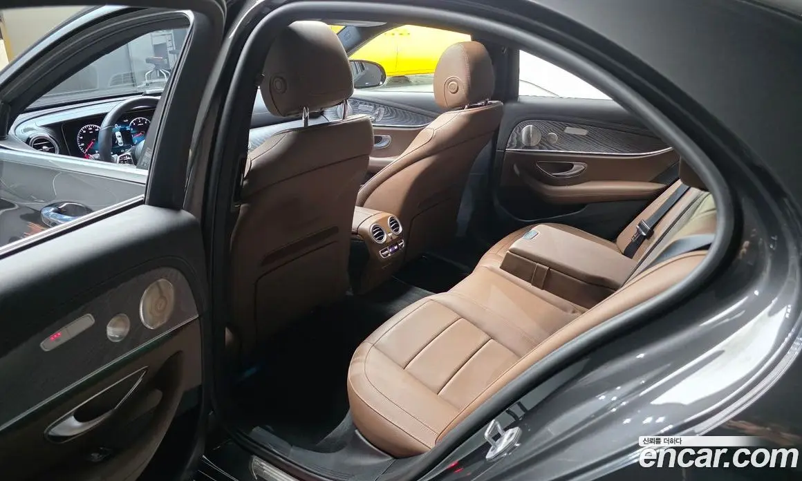 Mercedes-Benz E-Class 2022 2.0 автомат (гидро), фото 11