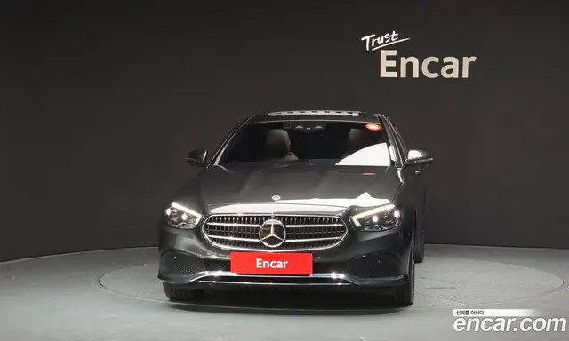 Mercedes-Benz E-Class 2022 2.0 автомат (гидро), миниатюра 3