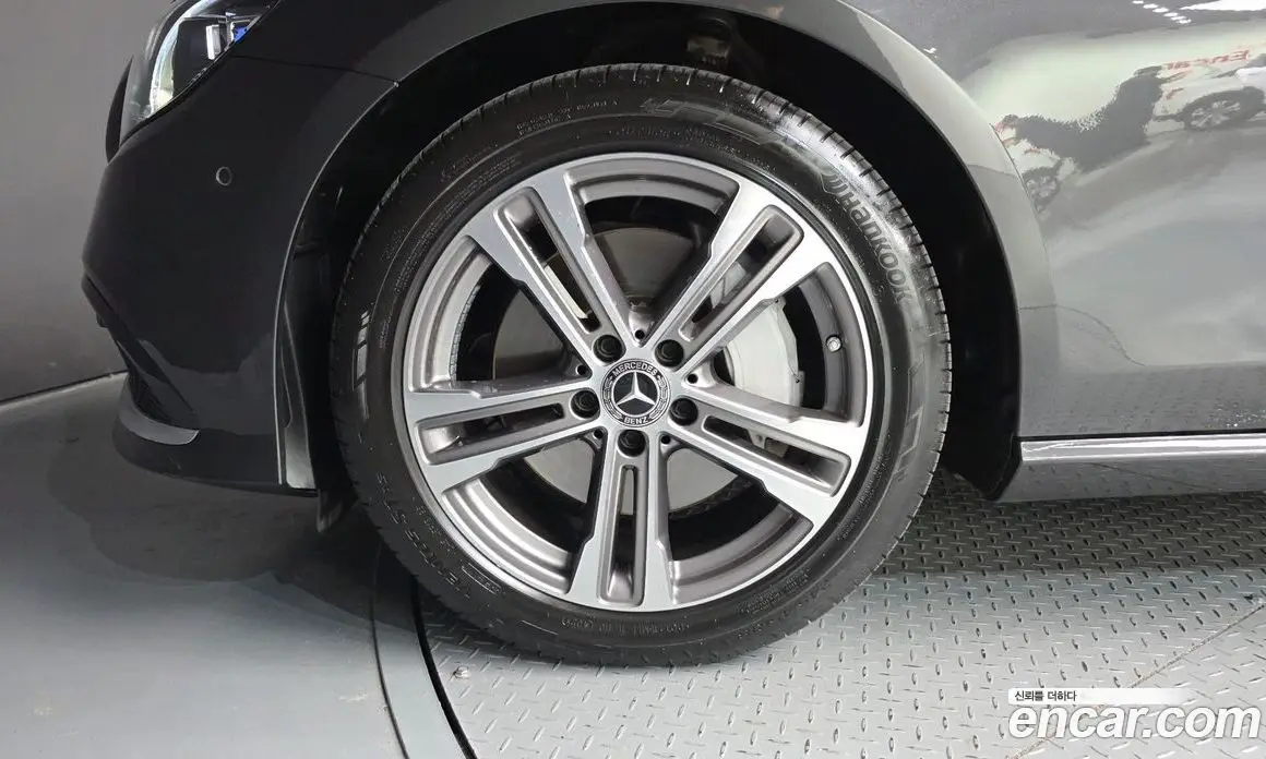 Mercedes-Benz E-Class 2022 2.0 автомат (гидро), фото 5