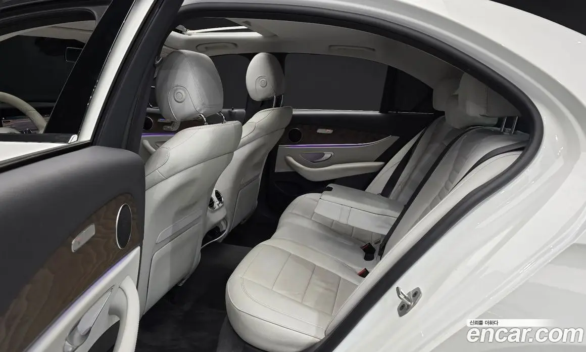 Mercedes-Benz E-Class 2022 2.0 автомат (гидро), фото 12