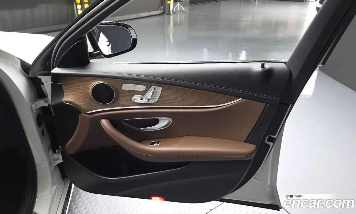 Mercedes-Benz E-Class 2022 2.0 автомат (гидро), фото 14