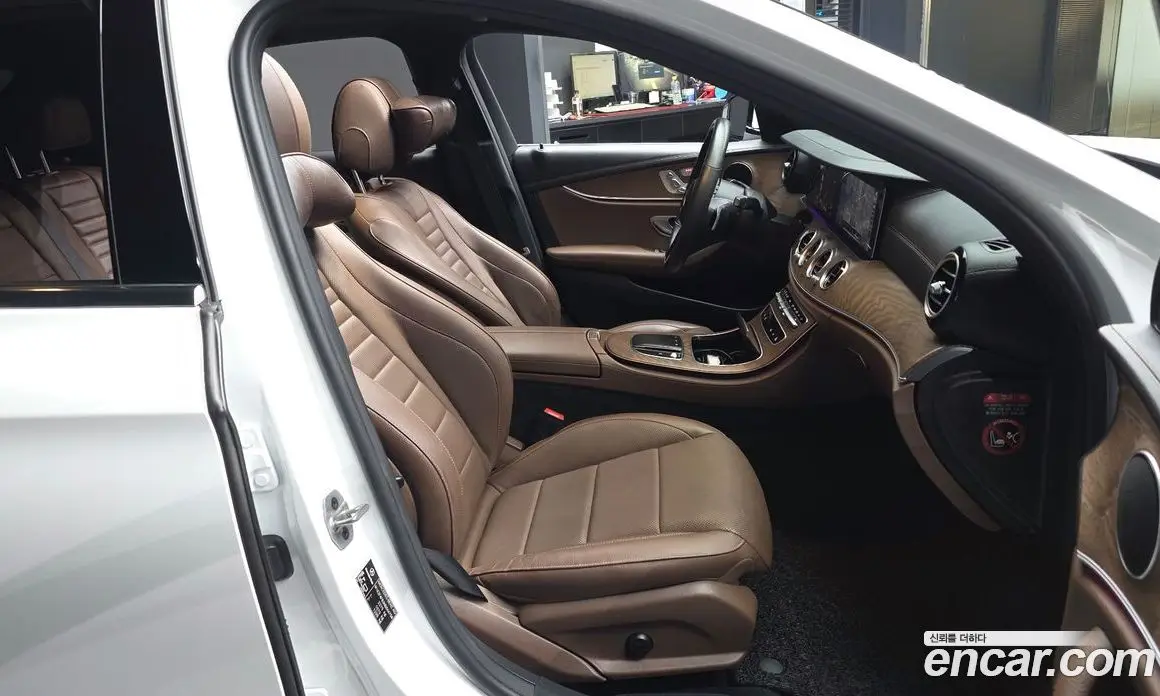 Mercedes-Benz E-Class 2022 2.0 автомат (гидро), фото 17