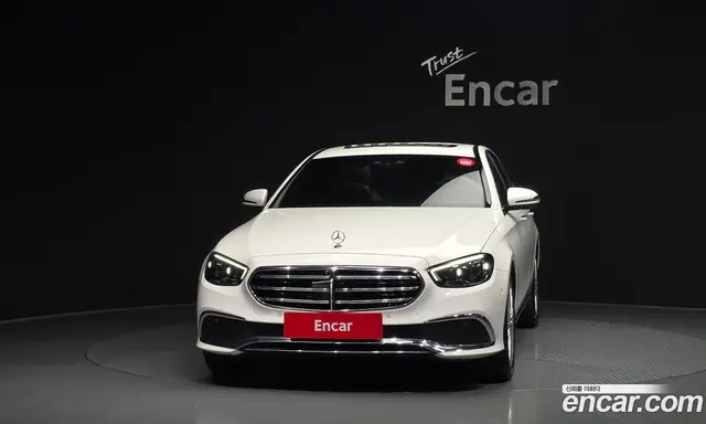 Mercedes-Benz E-Class 2022 2.0 автомат (гидро), миниатюра 3