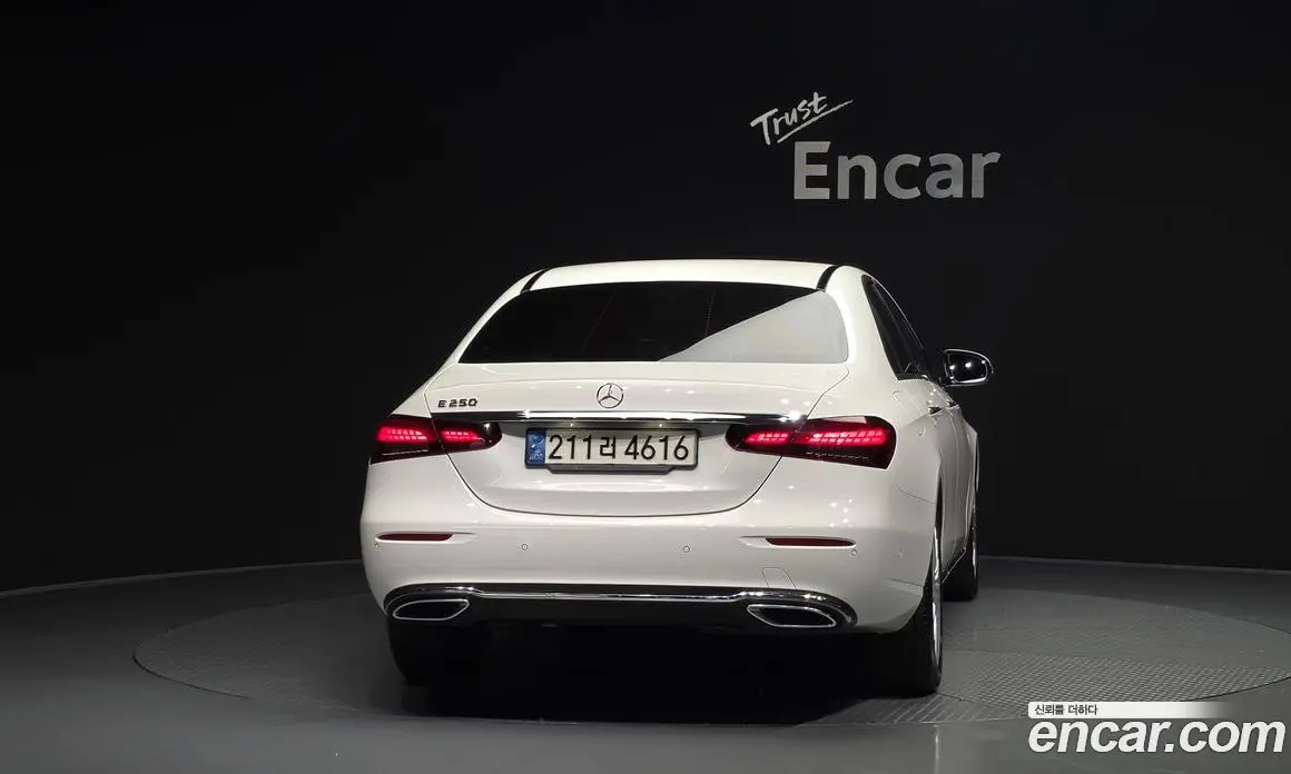 Mercedes-Benz E-Class 2022 2.0 автомат (гидро), фото 4
