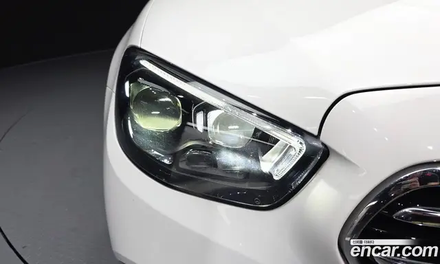 Mercedes-Benz E-Class 2022 2.0 автомат (гидро), миниатюра 8