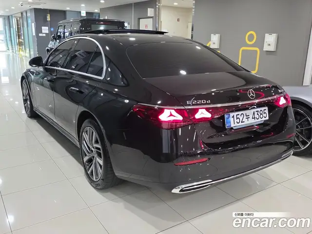 Mercedes-Benz E-Class 2025 2.0 автомат (гидро), миниатюра 2
