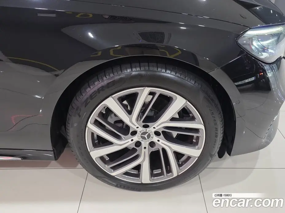 Mercedes-Benz E-Class 2025 2.0 автомат (гидро), фото 5