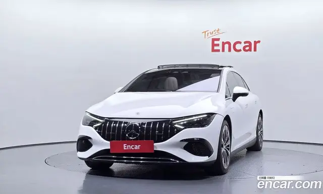Mercedes-Benz EQE 2023 автомат (гидро), миниатюра 3